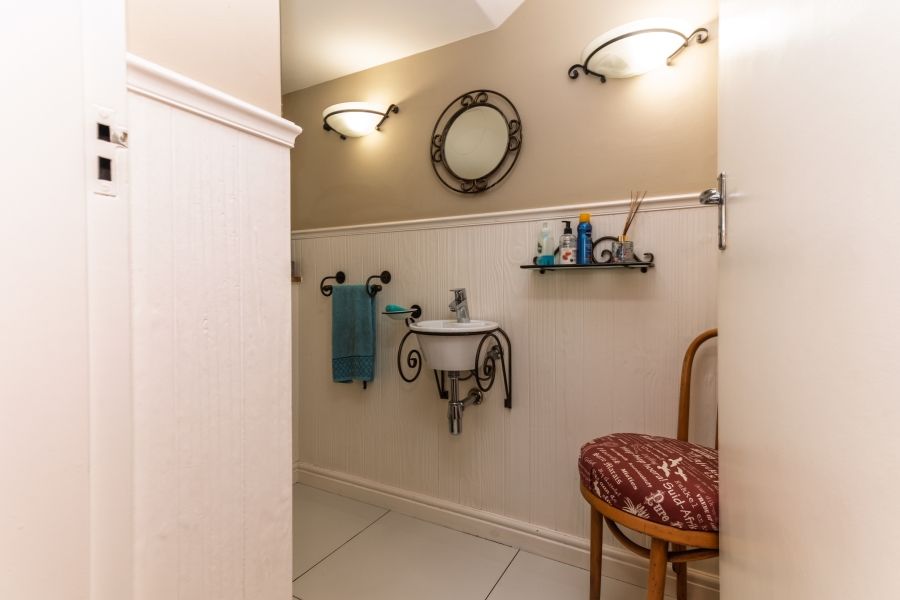 5 Bedroom Property for Sale in Fish Hoek Western Cape